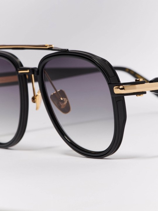 John Dalia Akira 302